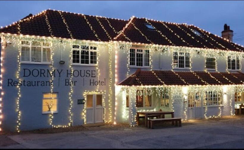 בית מלון כפרי The Dormy House