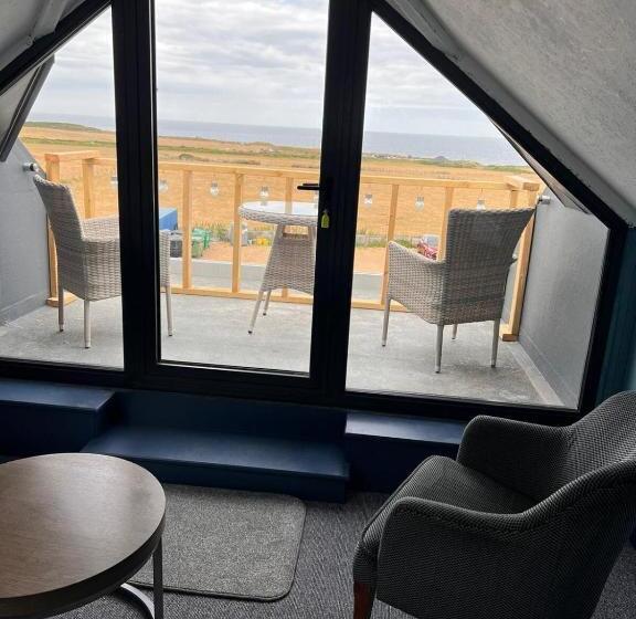 בית מלון כפרי The Dormy House