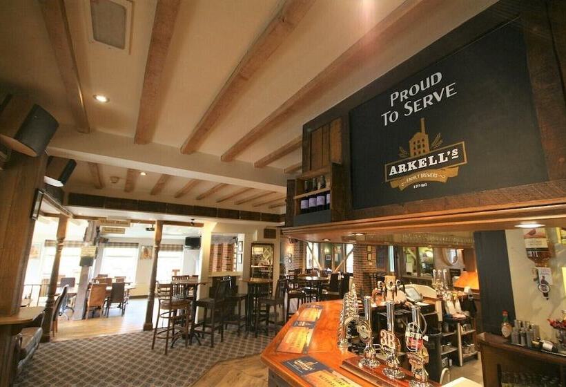 فندق The Tawny Owl