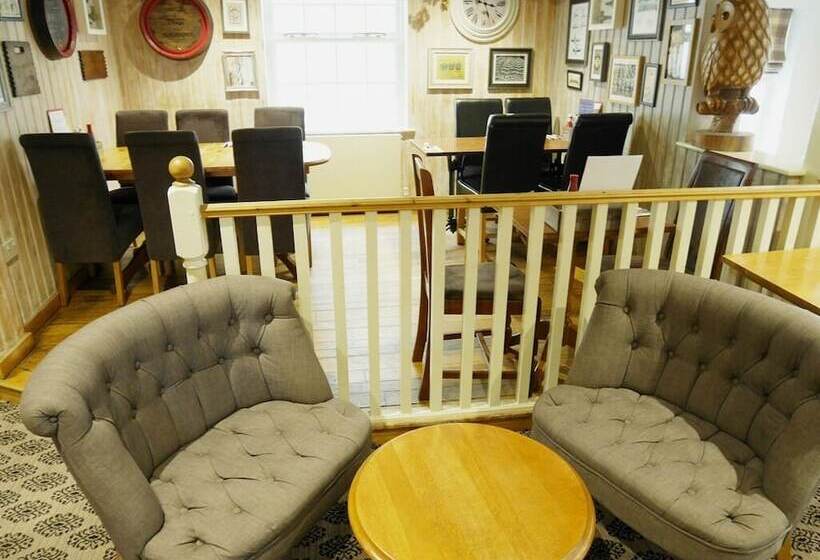 فندق The Tawny Owl