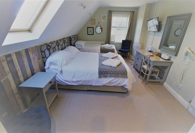 فندق The Tawny Owl