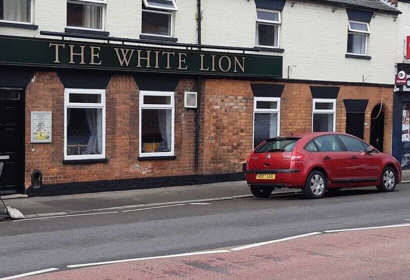 ホテル The White Lion