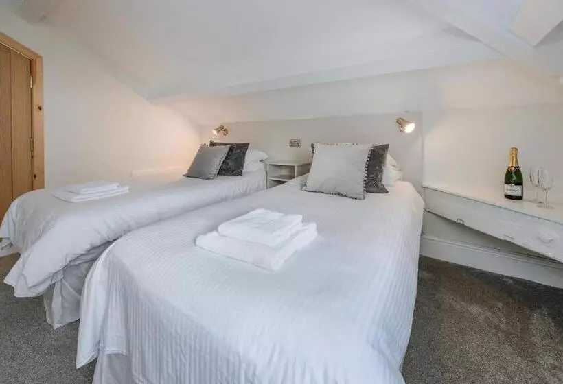 فندق Woodlands Hall