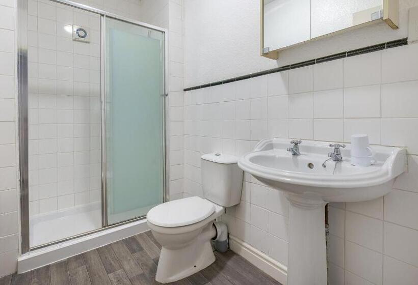 בית מלון כפרי Woodlands Hall