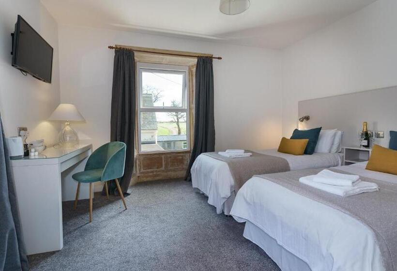 בית מלון כפרי Woodlands Hall