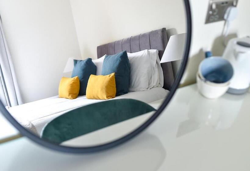 בית מלון כפרי Woodlands Hall