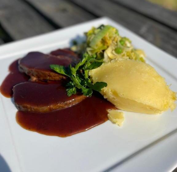 בית מלון כפרי Woodlands Hall