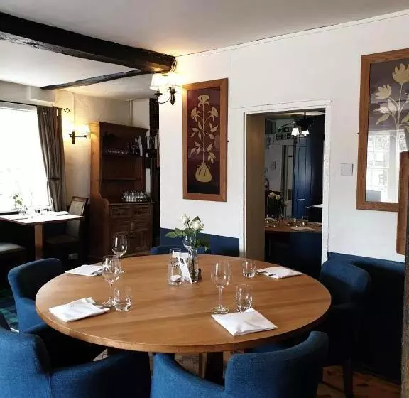 Отель Ye Olde George Inn  Badger Pubs