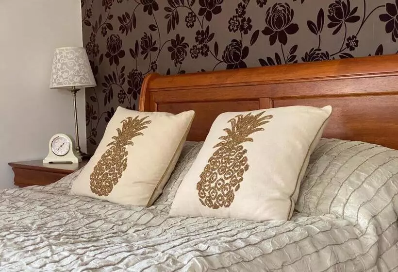 Отель Ye Olde George Inn  Badger Pubs