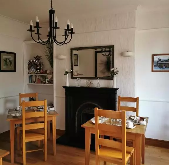 Oakfield House Bed And Breakfast