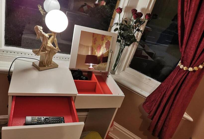 Oakfield House Bed And Breakfast