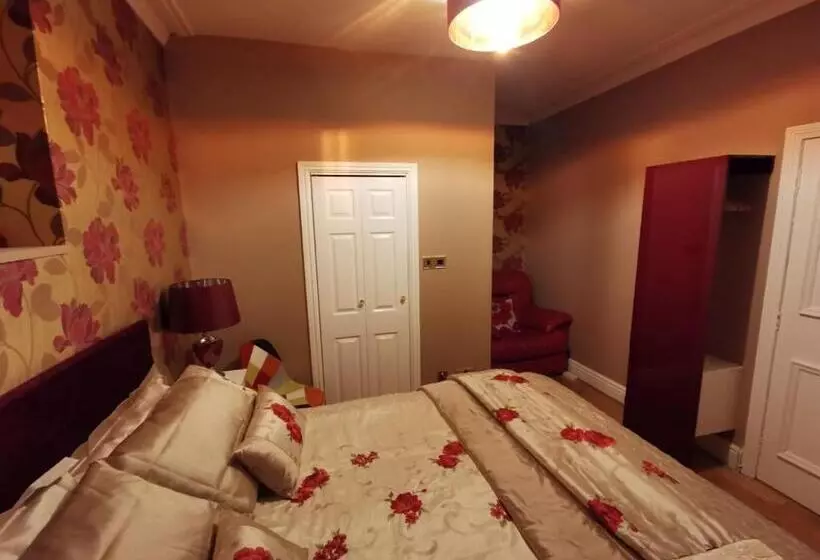 Oakfield House Bed And Breakfast