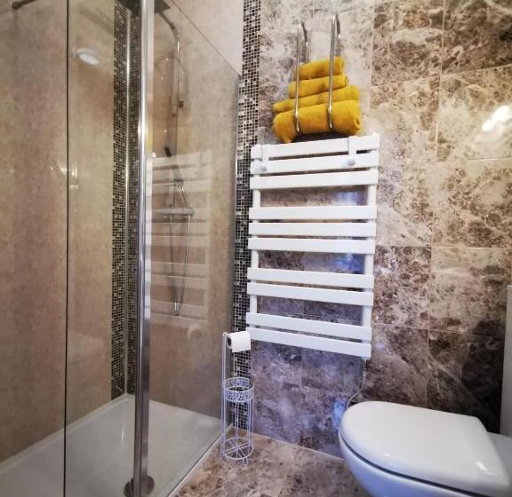 Oakfield House Bed And Breakfast