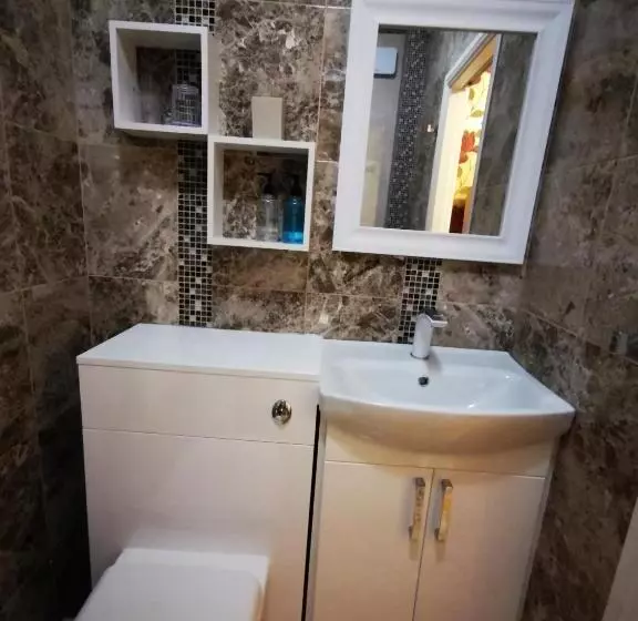 Oakfield House Bed And Breakfast