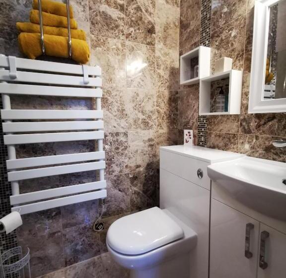 Oakfield House Bed And Breakfast