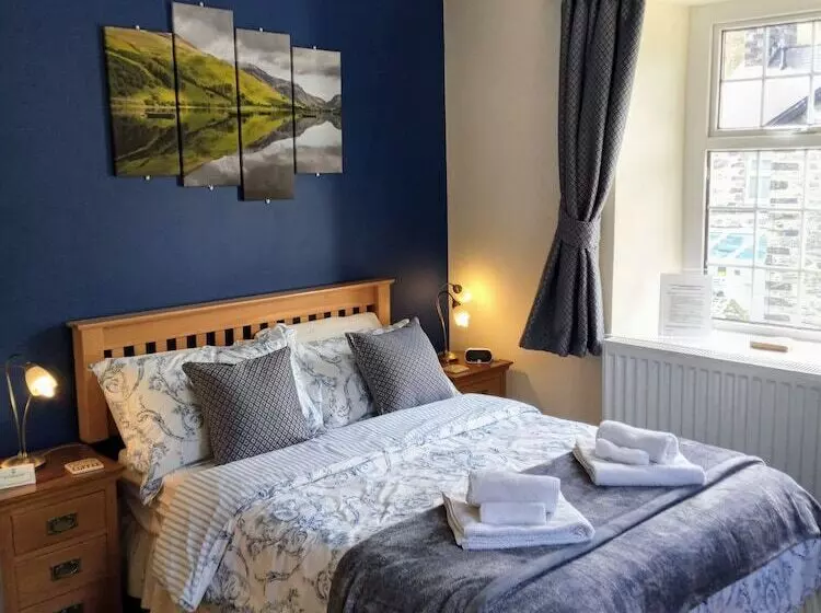 Oakfield House Bed And Breakfast