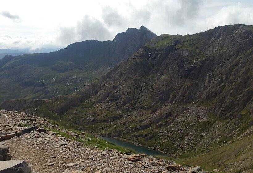 Oakfield House Bed And Breakfast