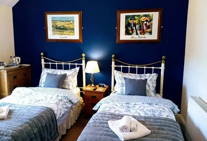 Oakfield House Bed And Breakfast