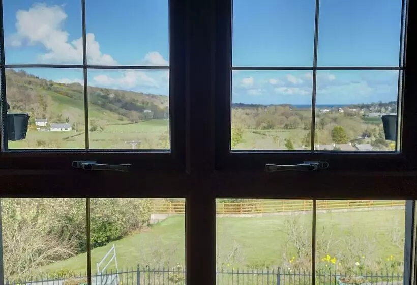 بنسيون Glenn Eireann House