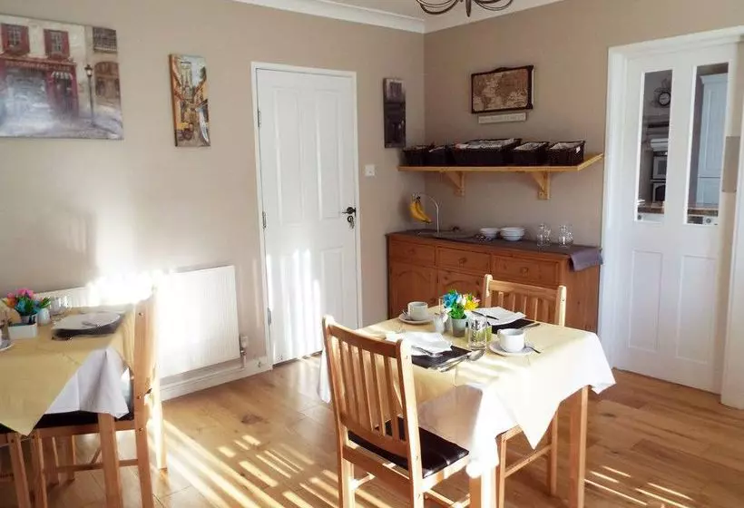 Pensió Guston House