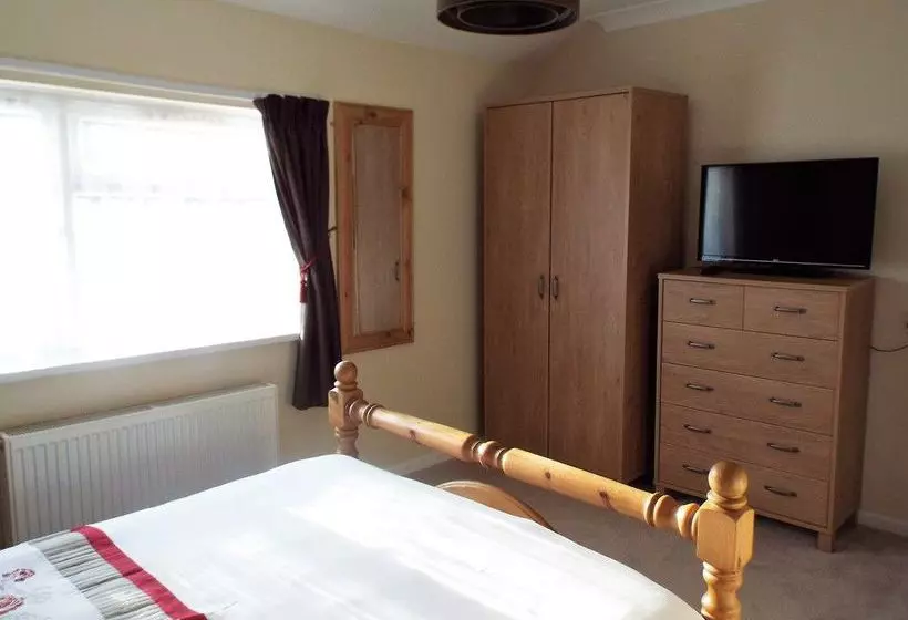 Pensió Guston House