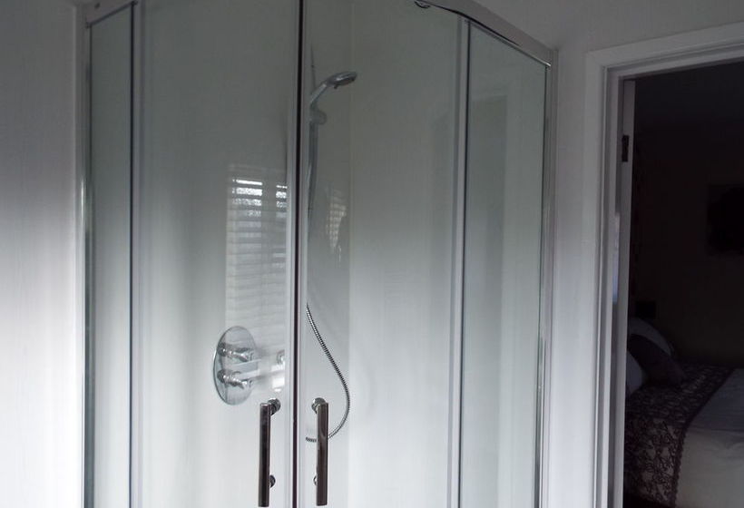 Pensió Guston House