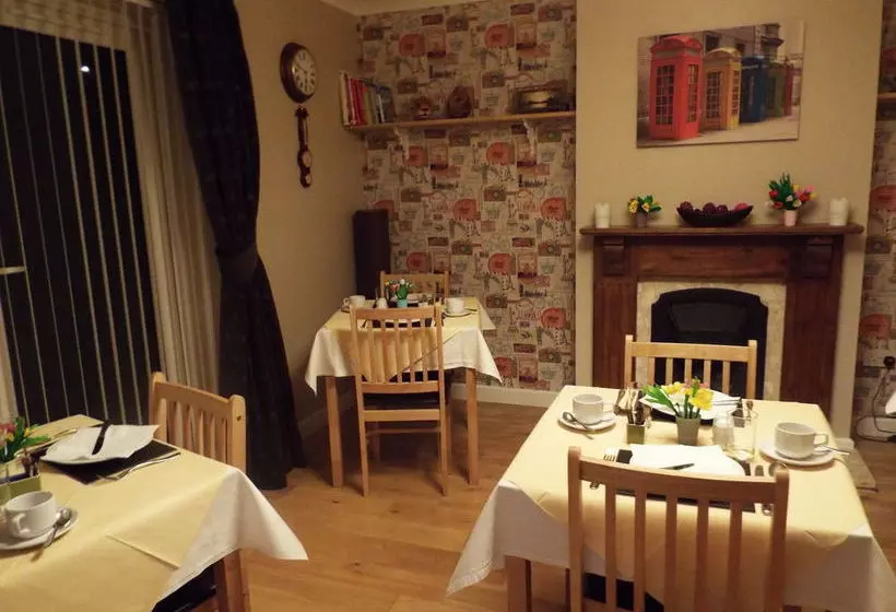 Pensió Guston House