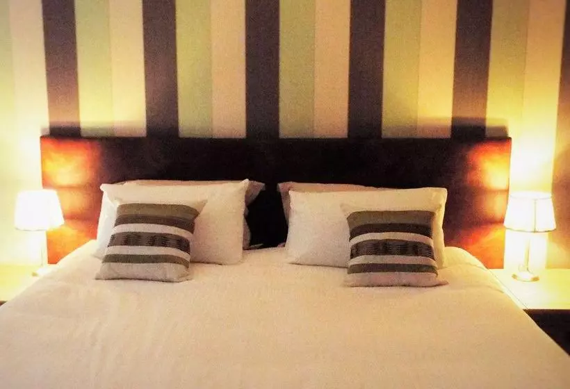 Pensió Guston House