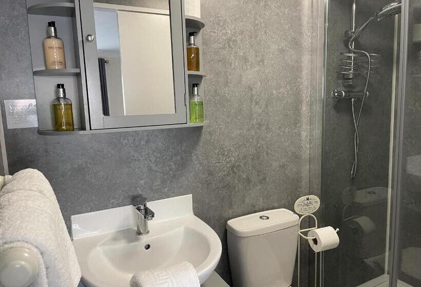 פנסיון Little Mainstone Guest House