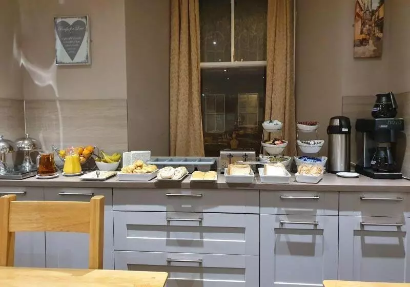 Pension (Hôtel basse catégorie) The Waverley Guest House