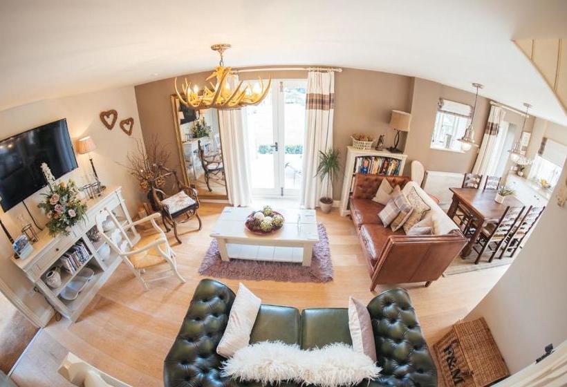 مبيت وإفطار Willington Lodge