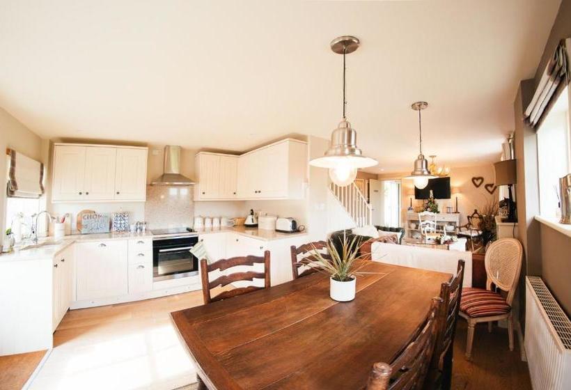 مبيت وإفطار Willington Lodge