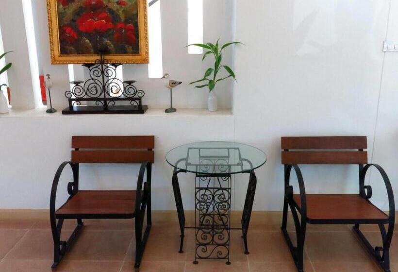 هاستل The Passion