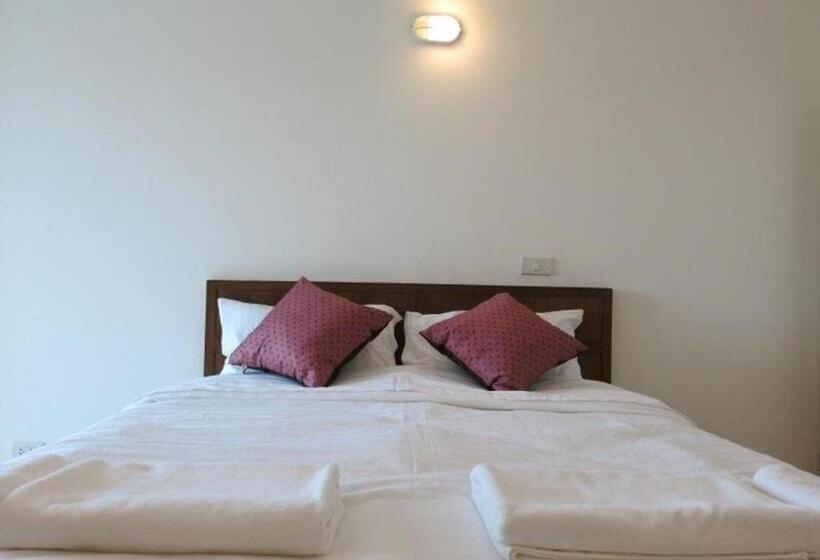 هاستل The Passion