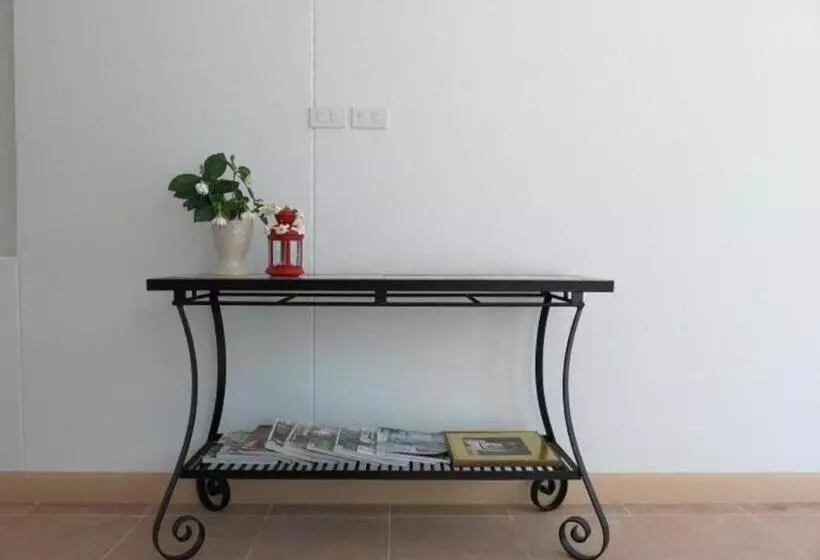 هاستل The Passion