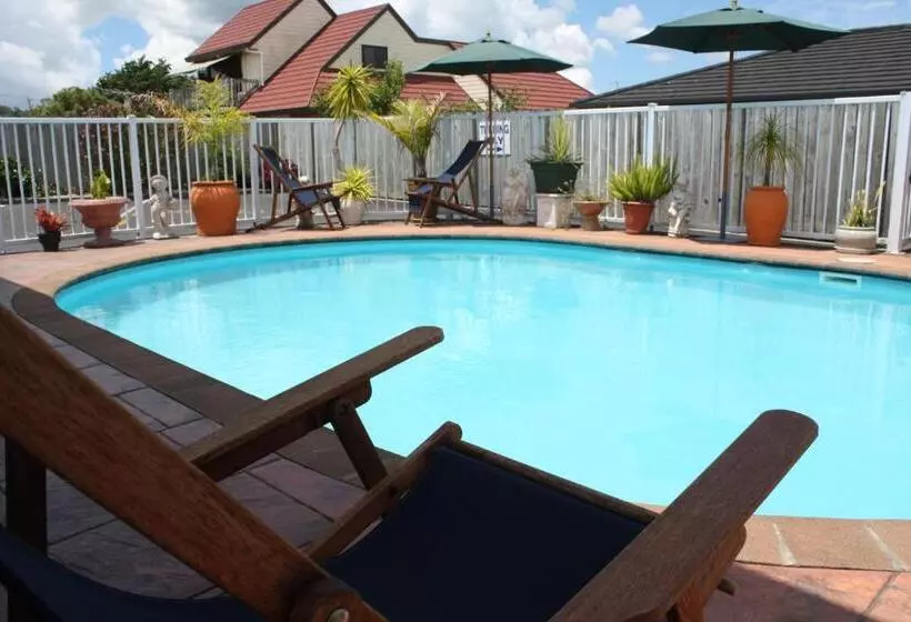 Avenue Heights Motel