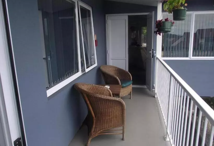 Avenue Heights Motel