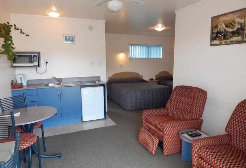 Avenue Heights Motel