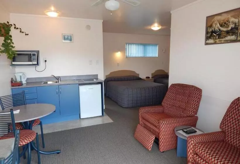 Avenue Heights Motel