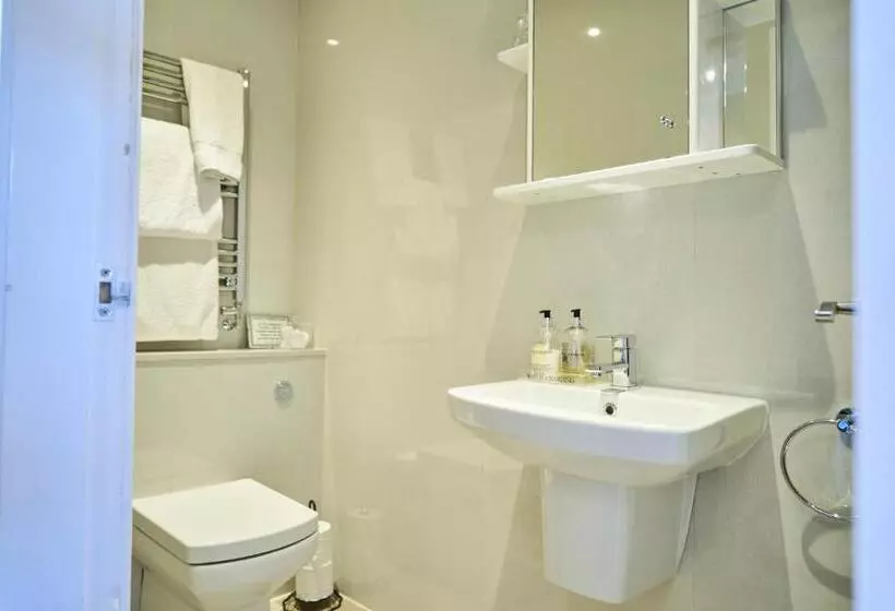 Aamiaismajoitus (B&B) Quilt And Croissants Guest House