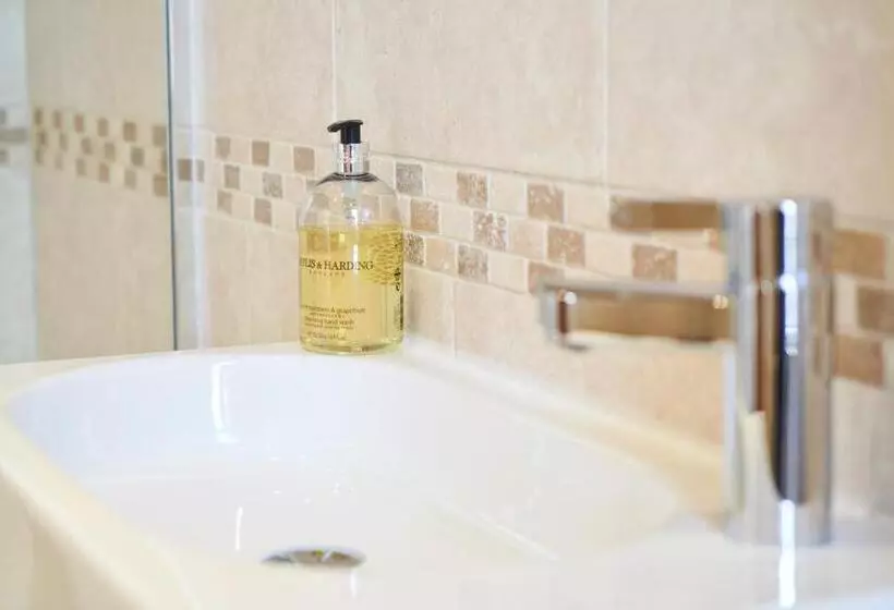 Aamiaismajoitus (B&B) Quilt And Croissants Guest House