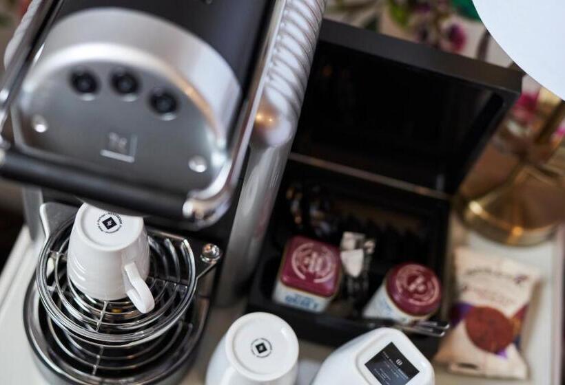 مبيت وإفطار Quilt And Croissants Guest House