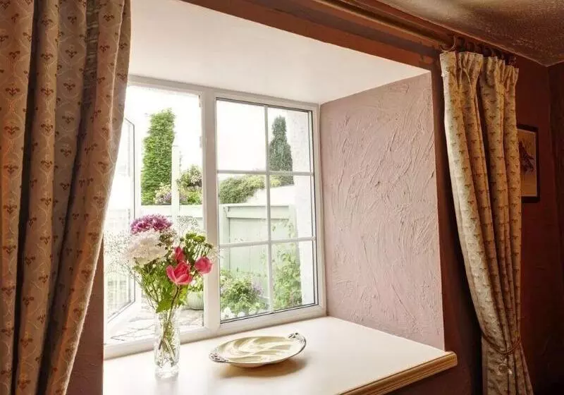 Bed and Breakfast Tinhay Mill