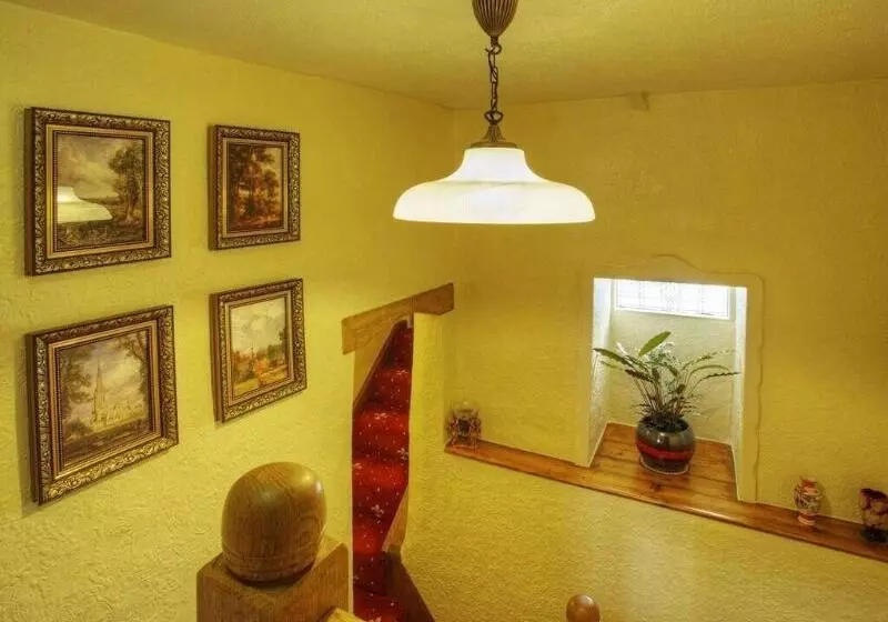 Bed and Breakfast Tinhay Mill