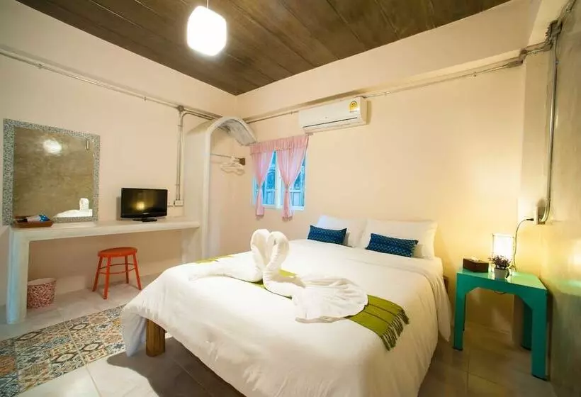 Hotel Baan Chokdee Pai Resort