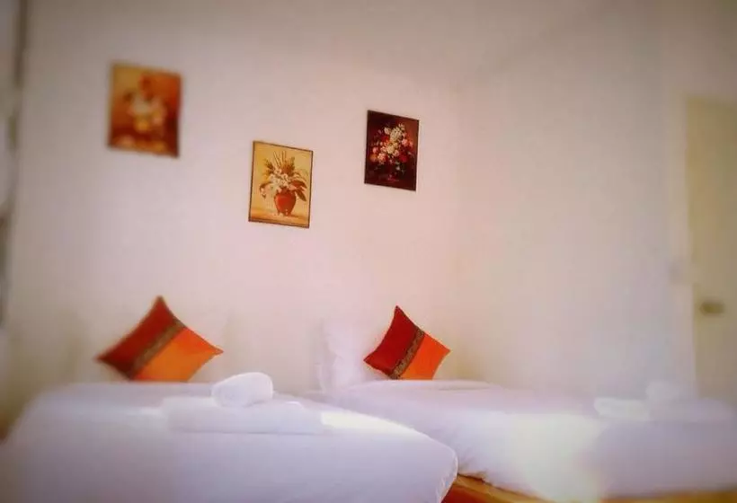 Hotel Baan Saktong Homestay