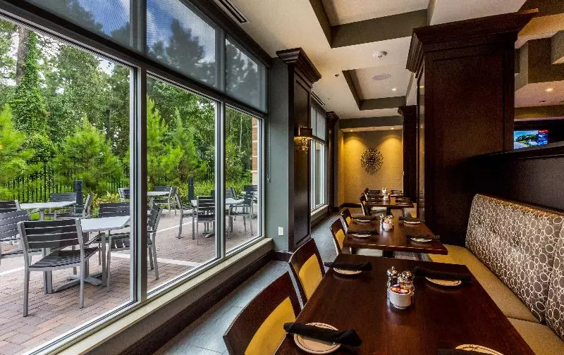 호텔 Crowne Plaza Shenandoah The Woodlands