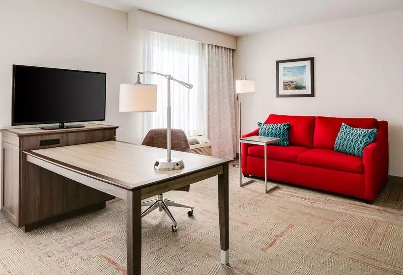 Отель Hampton Inn & Suites Kenosha