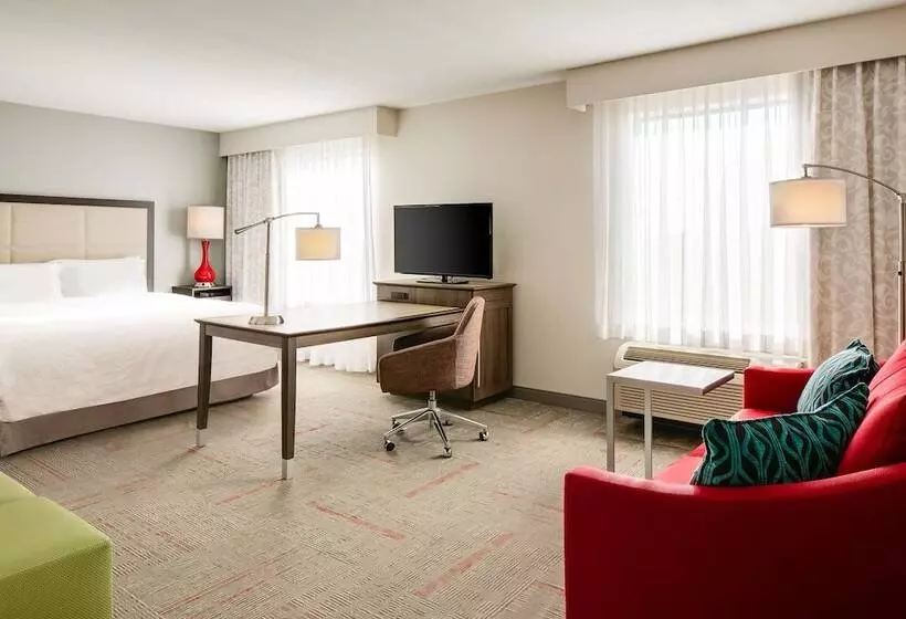Отель Hampton Inn & Suites Kenosha