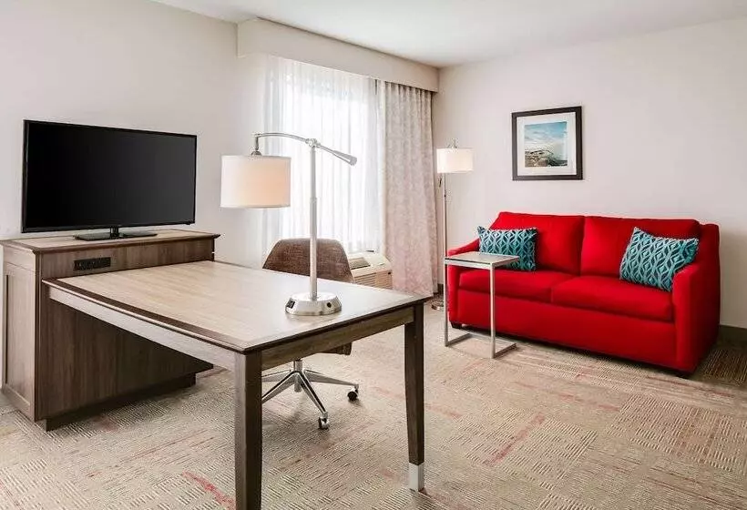 Отель Hampton Inn & Suites Kenosha